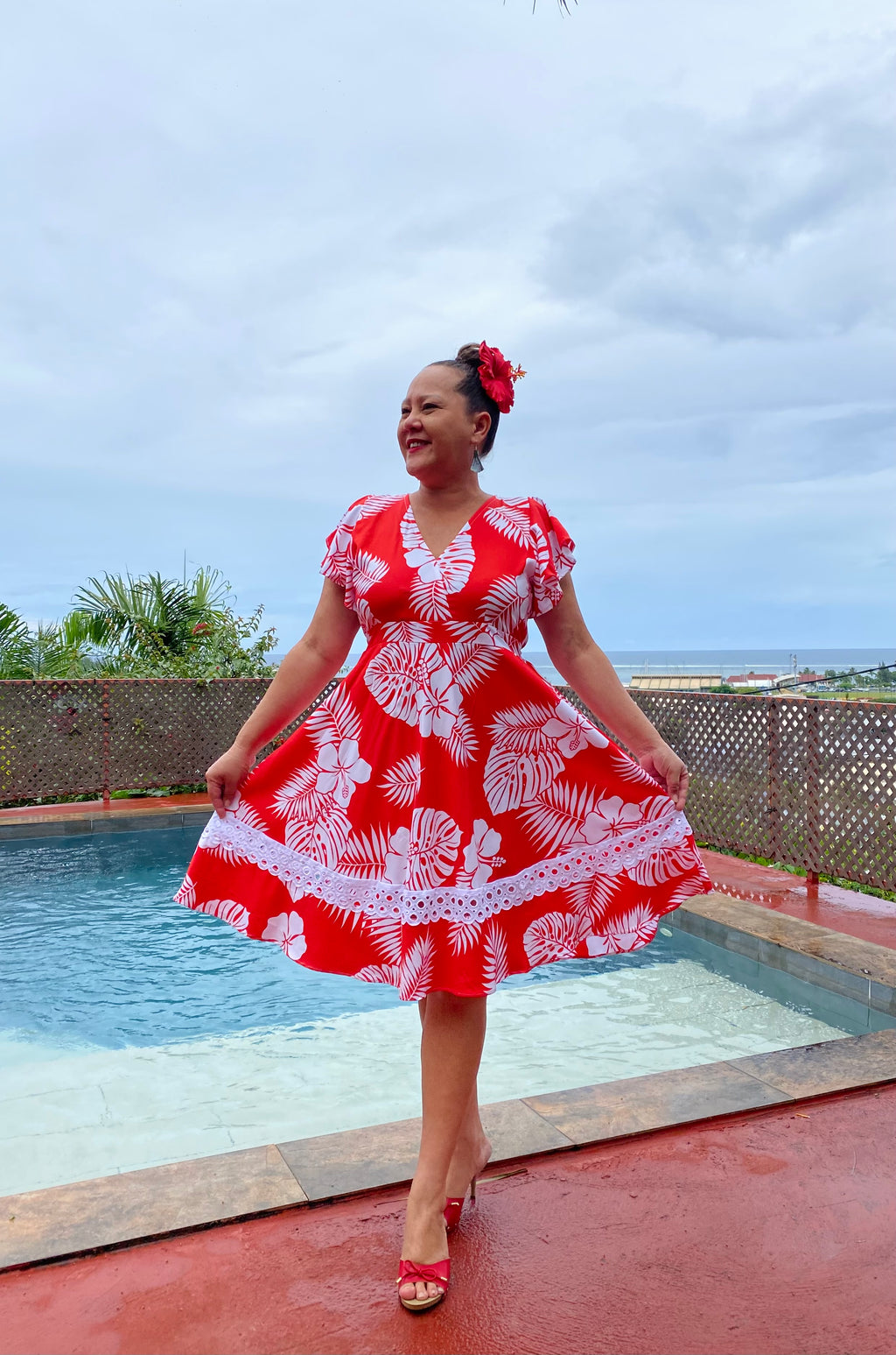 RAINA RED WHITE Model