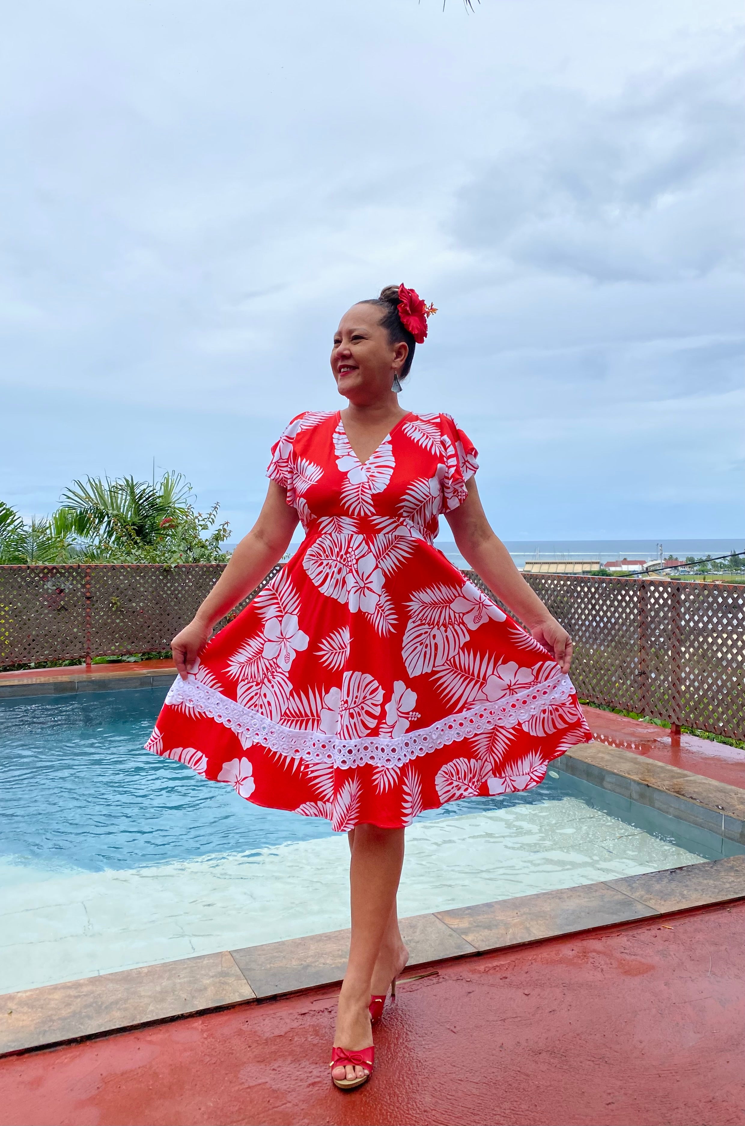 RAINA RED WHITE Model