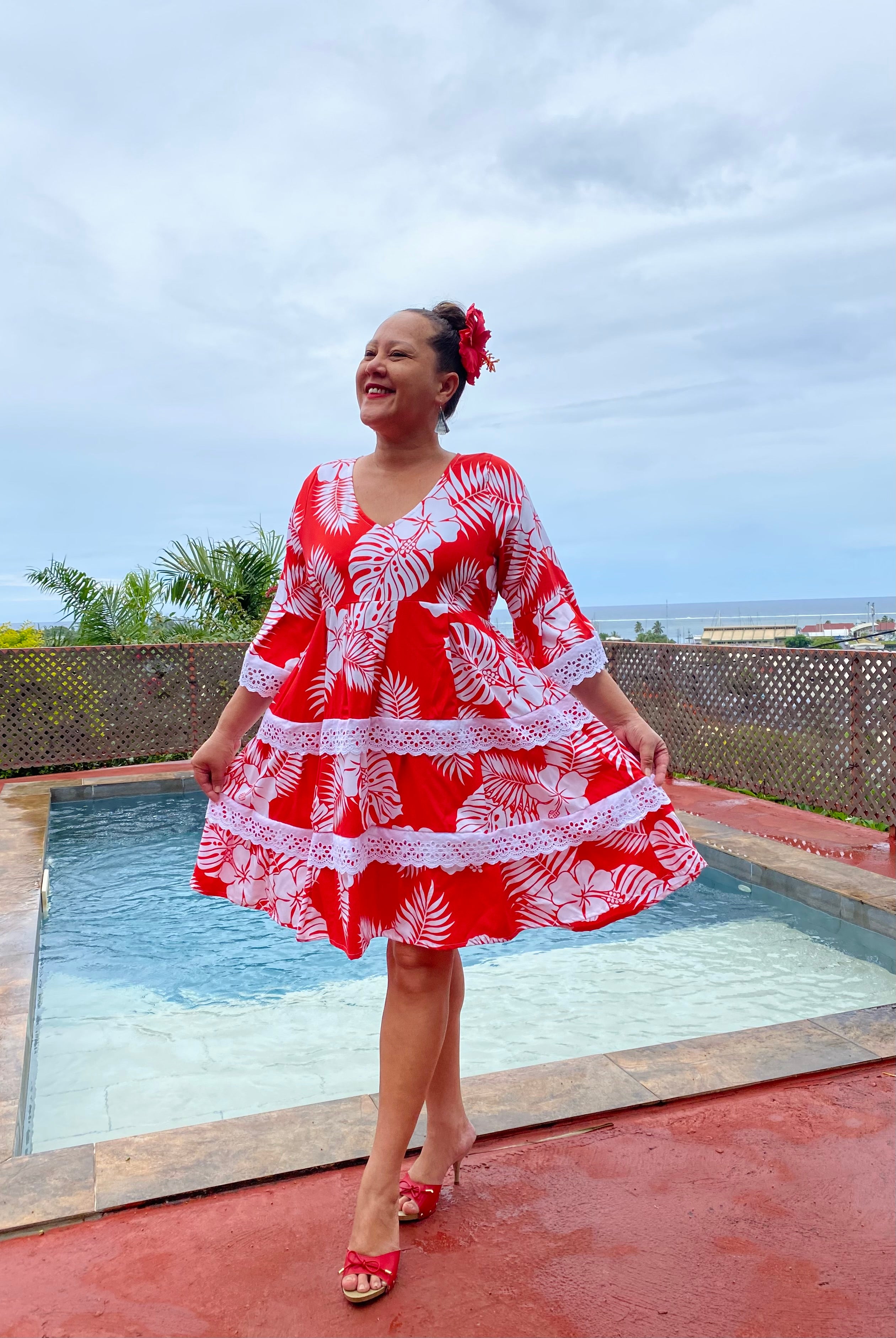 HINAVAI RED WHITE Model